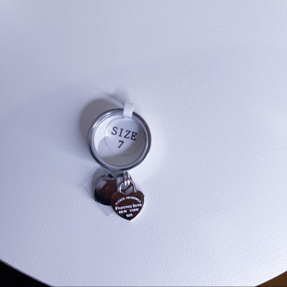 Gorgeous Double Heart Silver Ring - Picture 3 of 4